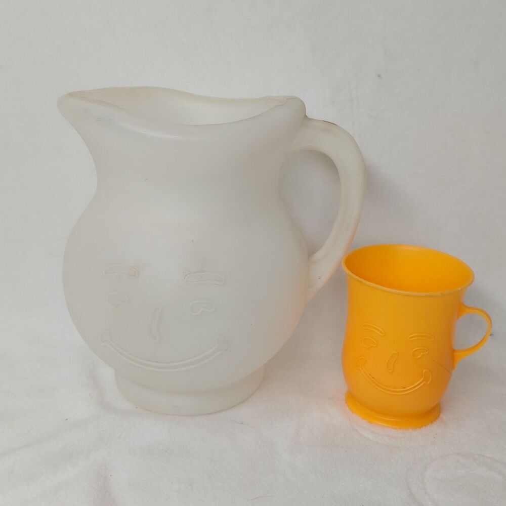 Vintage 1980s Kool-Aid Man Smiling Face 2 Qt Plastic Pitcher & Yellow Mug Set